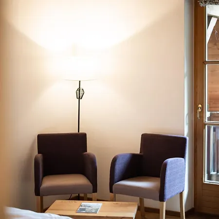Tonzhaus 4*