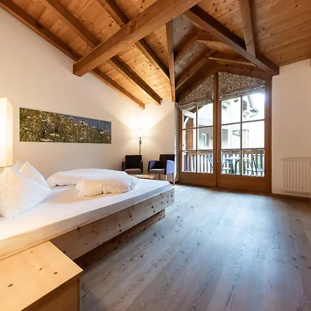 Tonzhaus Hotel 4*