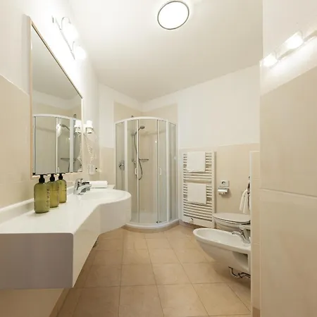 Hotel Tonzhaus 4*