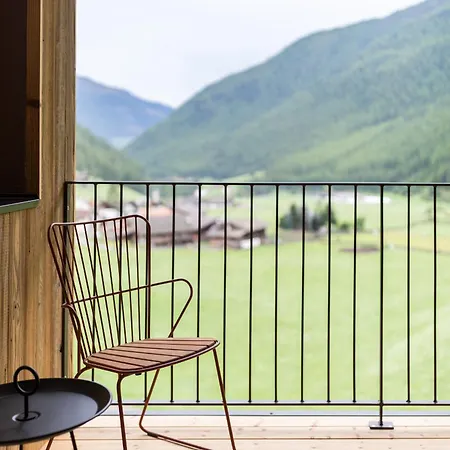 Tonzhaus Hotel 4*